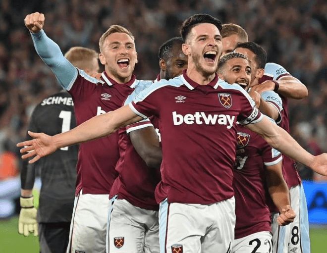 足球欧冠小组榜首争夺白热化