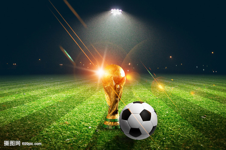 英超半场：西蒙斯蹬踹范戴克染红，十人热刺0-0利物浦（英超半场：西蒙斯蹬踏范戴克被罚下，十人热刺0-0利物浦）