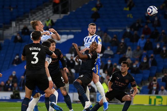 邮报：明年世界杯上下半场中段设强制补水时间，每次三分钟