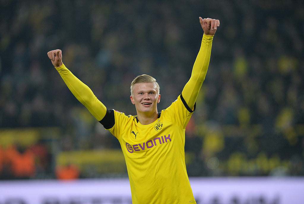 英超榜首战！十人切尔西1-1阿森纳主场7年不胜，马雷斯卡炮轰主裁（英超榜首对决：十人切尔西1-1阿森纳，主场七年无胜，马雷斯卡怒斥主裁）